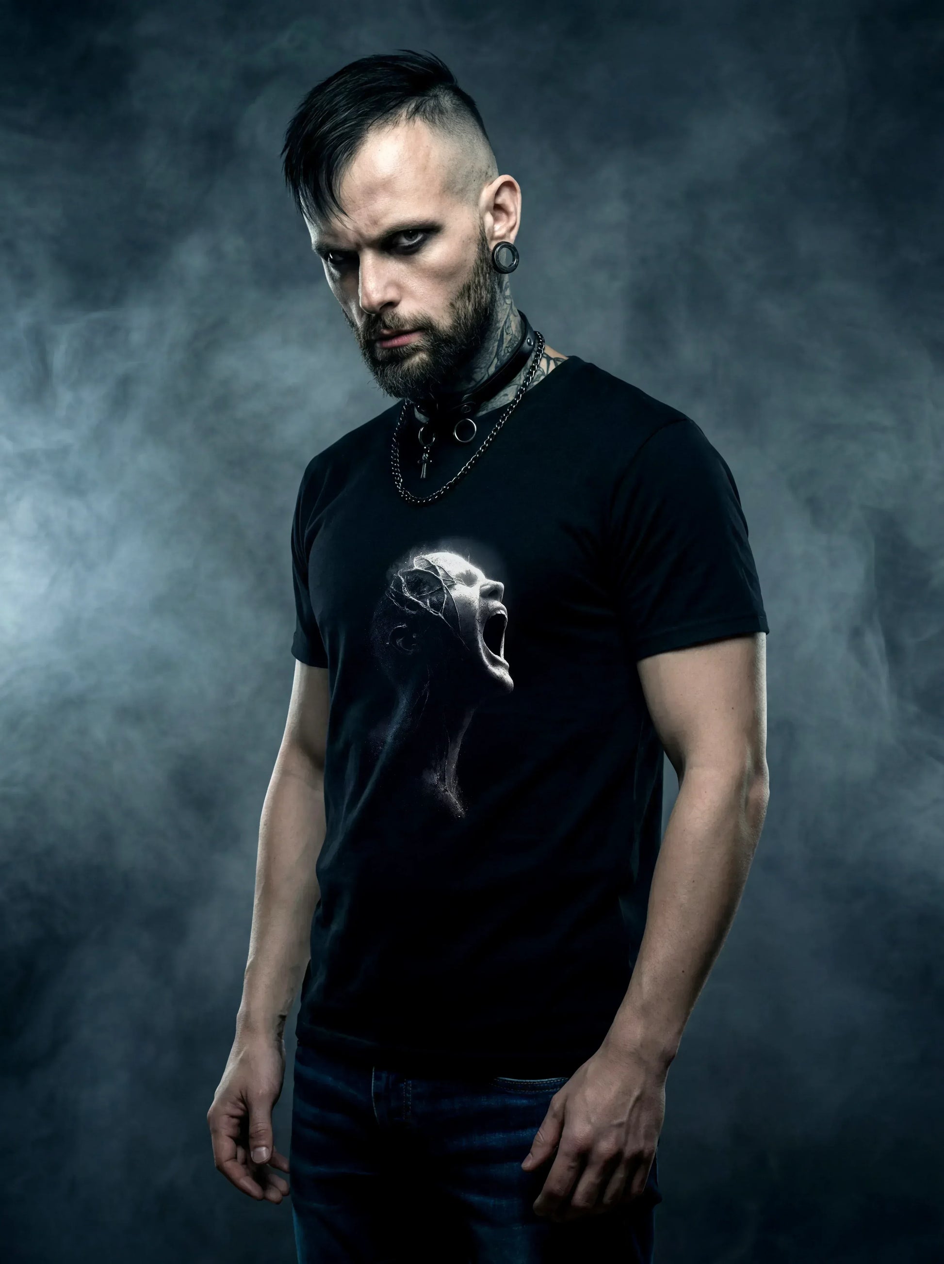 Silent Howl Wraith T-Shirt – Gothic Design for Dark Fashion - darkelegance
